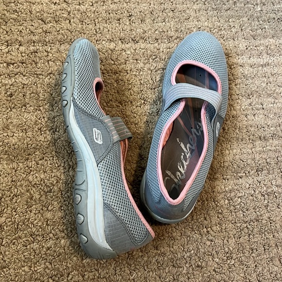 Sketchers shoes - Picture 2 of 5